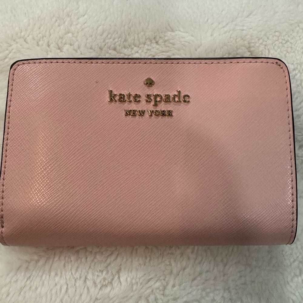 Kate Spade Pink Wallet medium wallet gently used ♠️